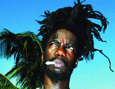 "Fermate quel cantante, il suo reggae è omofobo e violento" - sizzlaF3 - Gay.it