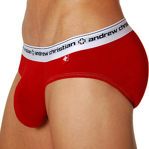 Regali dell'ultimo minuto? Rilassati, c'è lo shopping online - slipalmostnaked - Gay.it