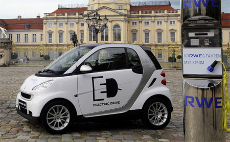Smart Electric Drive: 100 auto elettriche invadono le città - smart electric drivef1 - Gay.it