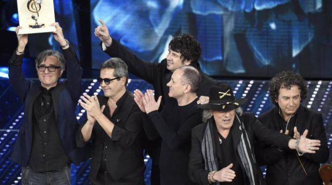 Gli Stadio smentiscono Adinolfi: sì alle unioni civili - stadio sanremo 2016 02 - Gay.it