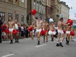 TUTTE LE BELLEZZE DEL NORD - stoccolma pride02 - Gay.it