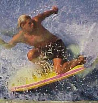 PER UN FISICO DA SURFER - surfer04 - Gay.it