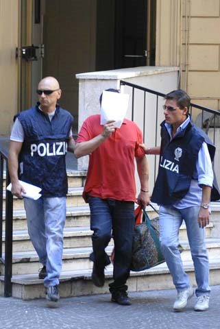 Svastichella condannato a 7 anni di carcere - svastichella attaccaF1 - Gay.it