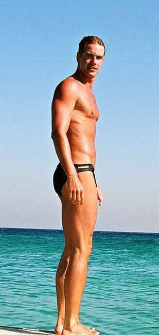 Bassezza mezza bellezza? - tallgayF1 - Gay.it