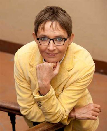 Susanna Tamaro: "Non posso fare outing perché non è vero" - tamaro chiesaF3 - Gay.it