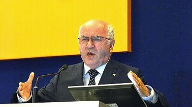 Tavecchio presidente della Figc. Arcigay: "Scelta peggiore possibile" - tavecchio1 - Gay.it