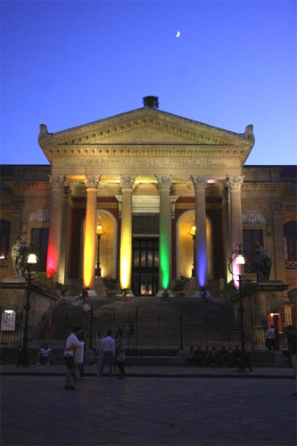 Teatro Massimo di Palermo: sì a congedo matrimoniale per coppie gay - teatro massimo rainbow - Gay.it