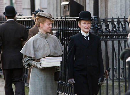 Glenn Close eccezionale maggiordomo gender in "Albert Nobbs" - tff 11finaleF4 - Gay.it