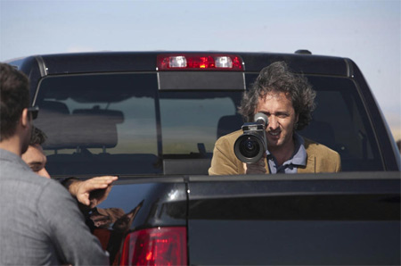 Sean Penn ex divo rock dal look gender per sorrentino - thismustF4 - Gay.it
