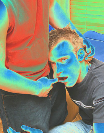 FINO IN FONDO ALLA GOLA - throating06 - Gay.it