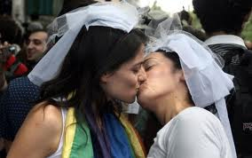 Telecom Italia concede permesso matrimoniale alla dipendente lesbica - tim matrimoniof2 - Gay.it