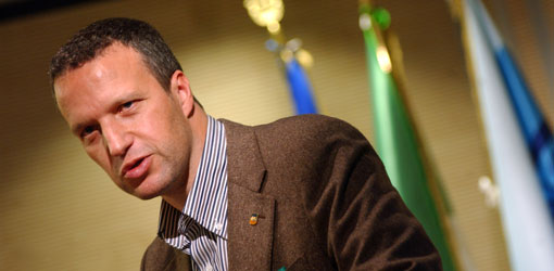Tosi: "Riconoscere le unioni civili. I gay sono pochi" - tosi unioni1 - Gay.it