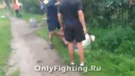 Stuprato e picchiato davanti alla telecamera: violenza in Russia - trans picchiata russiaF2 - Gay.it