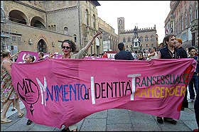 Calci e pugni: aggredita una trans a Firenze - trans uccisa firenzeF3 - Gay.it