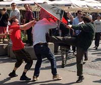 Hooligans contro il Gay Pride di Belgrado - trgsuk - Gay.it