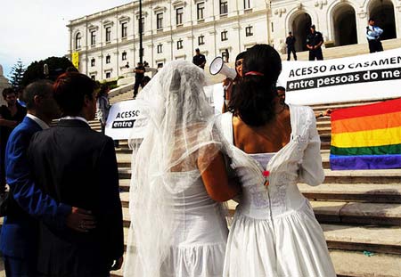 Nozze gay: anche Trento si rivolge alla Corte Costituzionale - tribunale trentoF2 - Gay.it