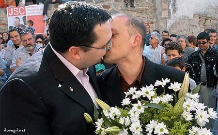 Nozze gay: anche Trento si rivolge alla Corte Costituzionale - tribunale trentoF4 - Gay.it