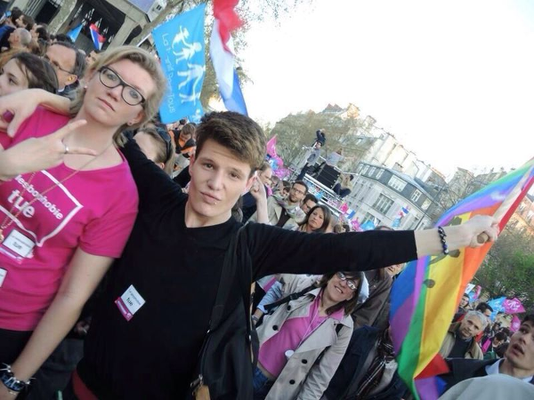 Da Manif Pour Tous al porno gay: la strana storia di Valentin - valentin manif porno1 - Gay.it