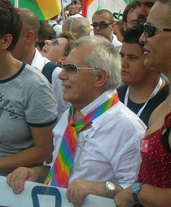 Presidi gay - vannipiccoloalbusF4 - Gay.it