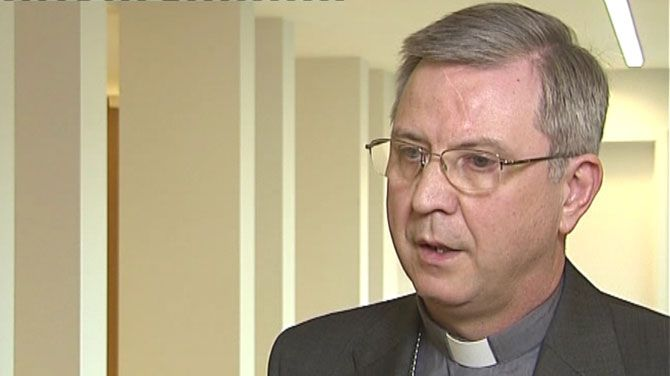 Il vescovo di Anversa: "La chiesa riconosca le coppie gay" - vescovo anversa2 - Gay.it