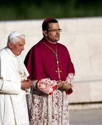L'abate di Montecassino tra escort gay, lusso e Grindr - vittorelli ratzinger - Gay.it