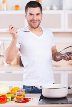 Il segreto di un fisico perfetto? Mangiare spesso, senza rinunce - yukendu alimentazione3 - Gay.it