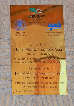 Una targa contro l'omofobia per ricordare Daniel Zamudio - zamudio targaF4 - Gay.it