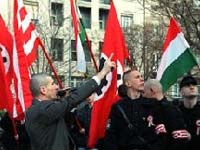 LE DESTRE ESTREME A VERONA ATTACCANO LA SEDE DEL CIRCOLO PINK - 0109 nazisti3 - Gay.it