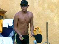 Grande Fratello: Brian a "culo nudo"