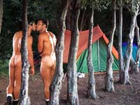 NUDI D'ESTATE - tents10 - Gay.it