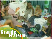 GF2: GIORNO 7 - 09 26 tuttinsieme letto - Gay.it