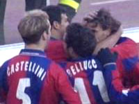 Calcio: dopo il gol, un bacio in bocca - Bellucci Nervo - Gay.it