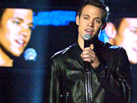 BELLO, FAMOSO E... GAY! - will young04 - Gay.it