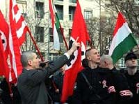 Bari: fascisti in difesa del Gay Pride - 0109 nazisti3 1 - Gay.it