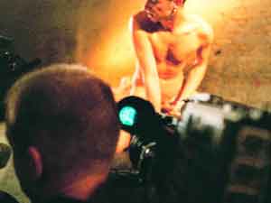 PORNO GAY IN MOSTRA