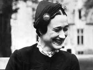 Faye Dunaway è Wallis Simpson che amò un gay