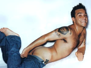Orge gay nel nuovo video di Robbie Williams - robbie williams11 - Gay.it