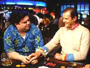 CROCIERA GAY CON ROGER MOORE