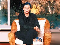 LUCIA BOSE’ A NUDO