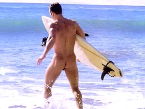 PER UN FISICO DA SURFER - surfer02 - Gay.it