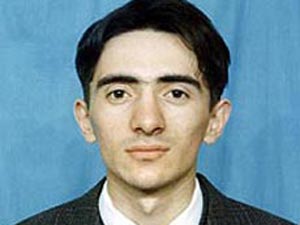 Diritti: giornalista uzbeco parla dal carcere - ruslan sharipov base - Gay.it