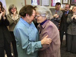 USA: anche Chicago apre alle nozze gay