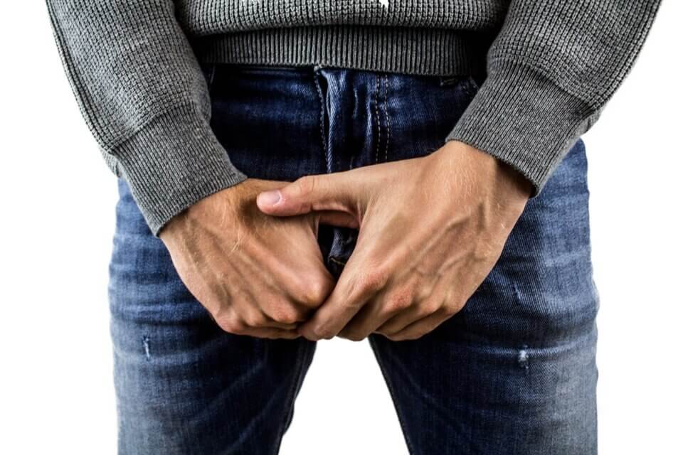 Devo rompere il “filetto”? Scopri di più sulla rottura del frenulo del pene