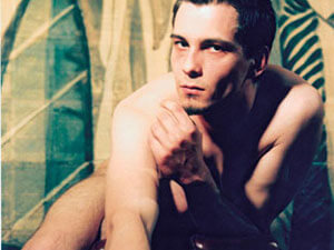 GAY, NUDI PER RIBELLIONE