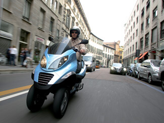 LO SCOOTER A TRE RUOTE