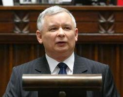 Politica: primo ministro polacco fa l’amico dei gay - Kaczynski - Gay.it