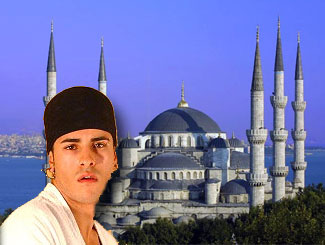 ISTANBUL: DAI MUEZZIN AL PRIDE