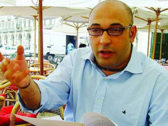 Nel copione c’è la parola ‘lesbica’: la recita salta