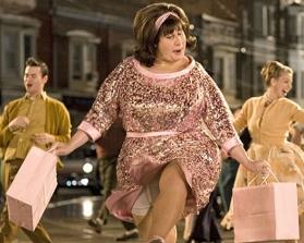 Cinema: esce il film con Travolta in abiti femminili