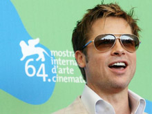 Brad Pitt: "Mi piacciono le storie gay" - pittveneziaBASE - Gay.it